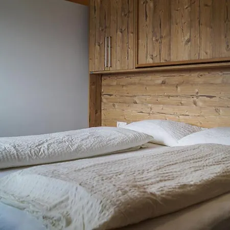 Naviser Hutte Lejlighed *
